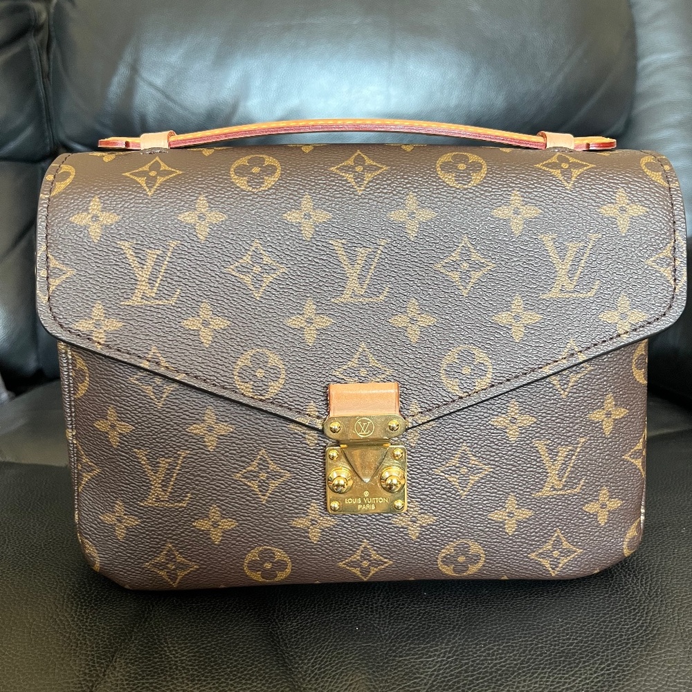 Louis Vuitton Pochette Metis